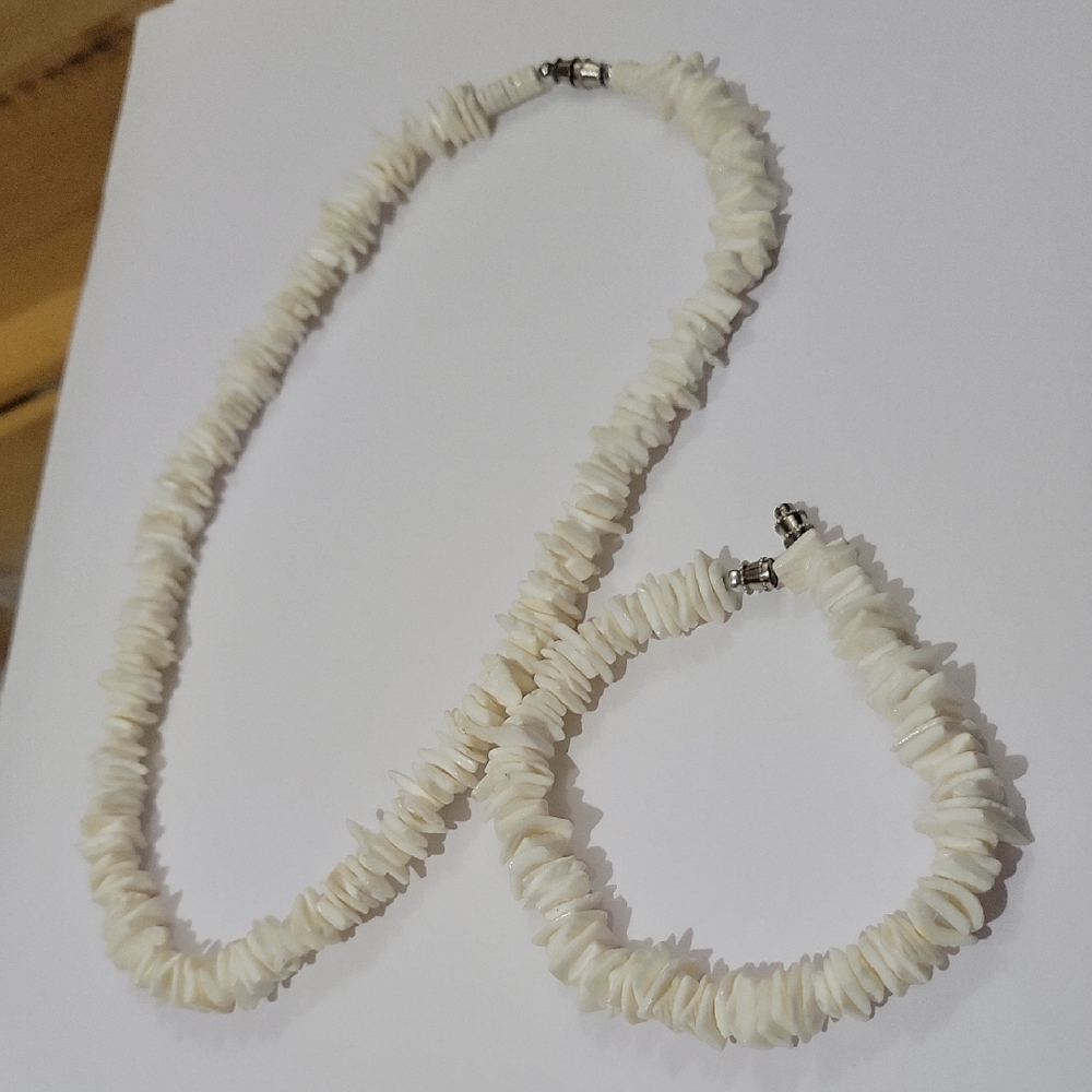 Elegant Cream Shell Necklace and Bracelet Set